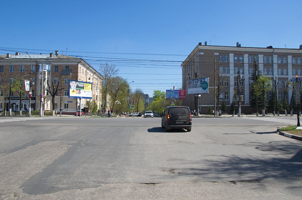 Sovetskiy rayon, Tula, Tulskaya oblast', Russia by Andrey Gruzintsev