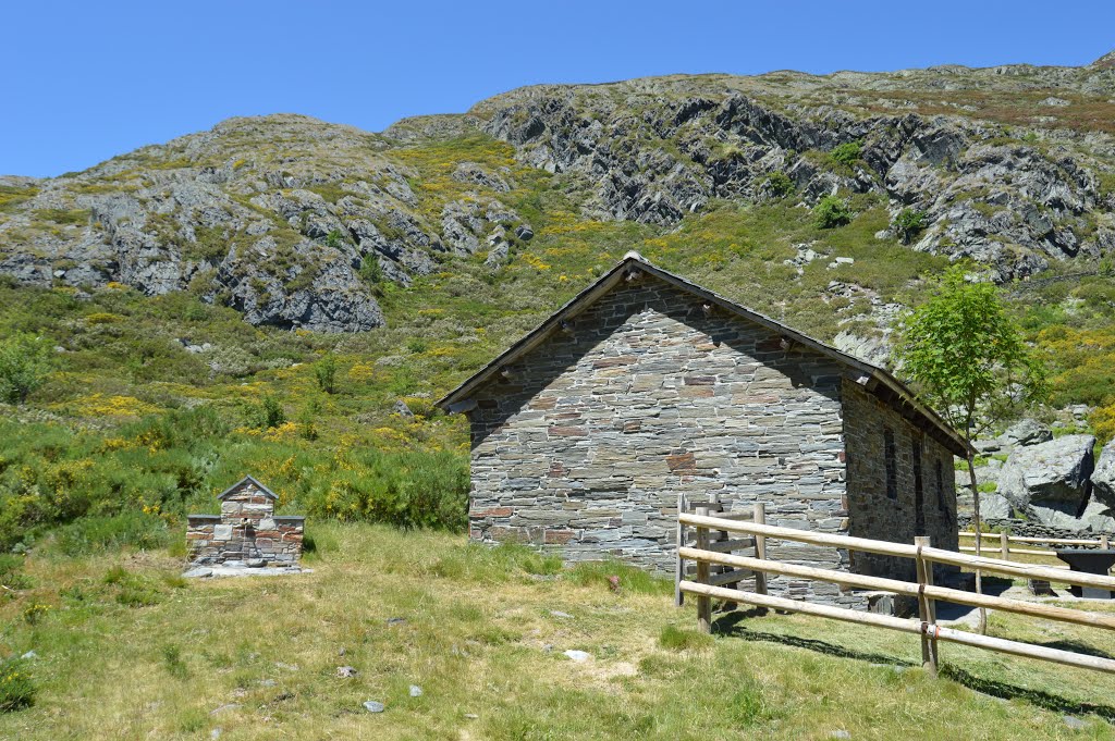 REFUGIO DEL CAMPO DE LA PESCA by IsidroFernández