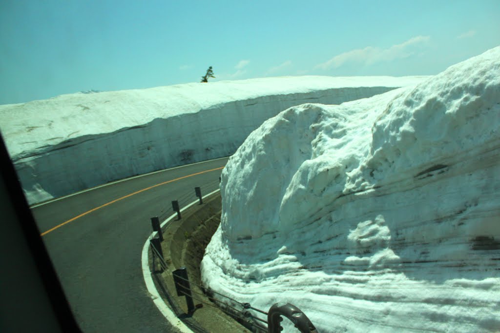 Ashikuraji, Tateyama, Nakaniikawa District, Toyama Prefecture 930-1406, Japan by quanphe ngoduc