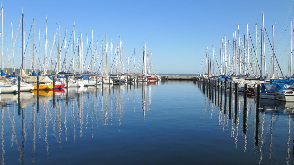 Börn 2, 24235 Laboe, Germany by Aquârelemel Bargues