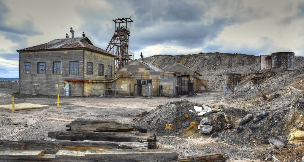 Old Mine Buildings.. Broken Hill. NSW. by Peter C