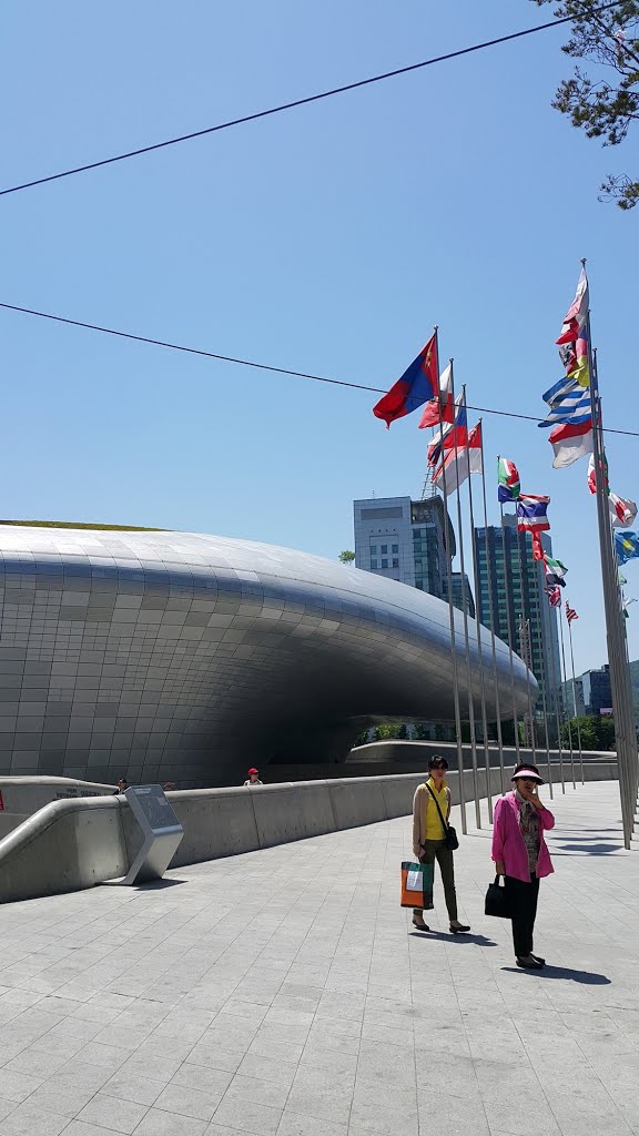 Dongdaemun Design Plaza by Gosotopo