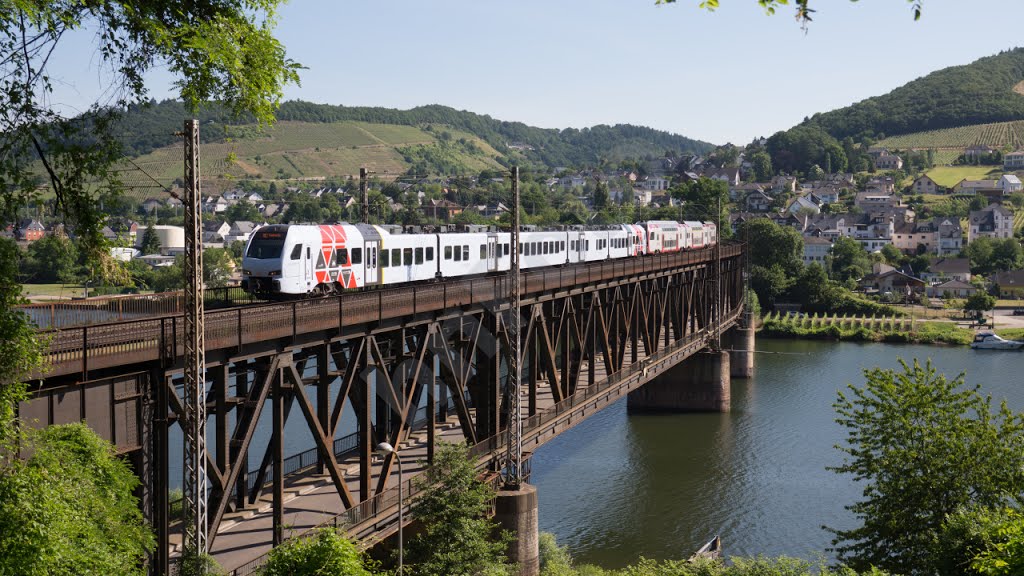 Doppelbrücke Bullay by Heinz Nieveler