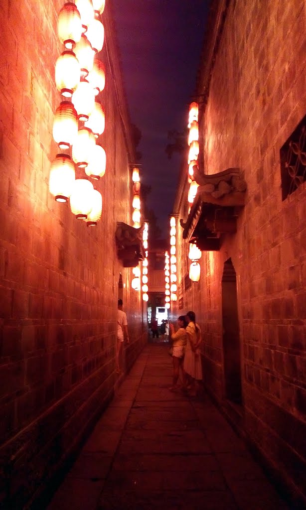 成都锦里红灯区, Red Lantern Alley @ Jinli Old Town, Chengdu, China by Aaron Zhu