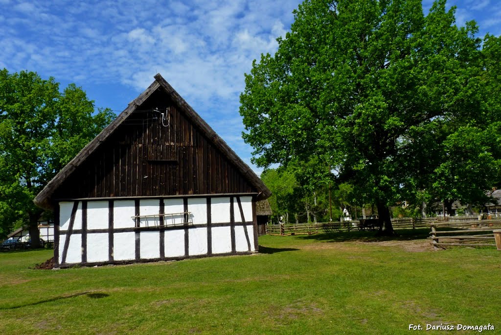 Kluki. Muzeum Wsi Słowińskiej. by Dariusz Domagała