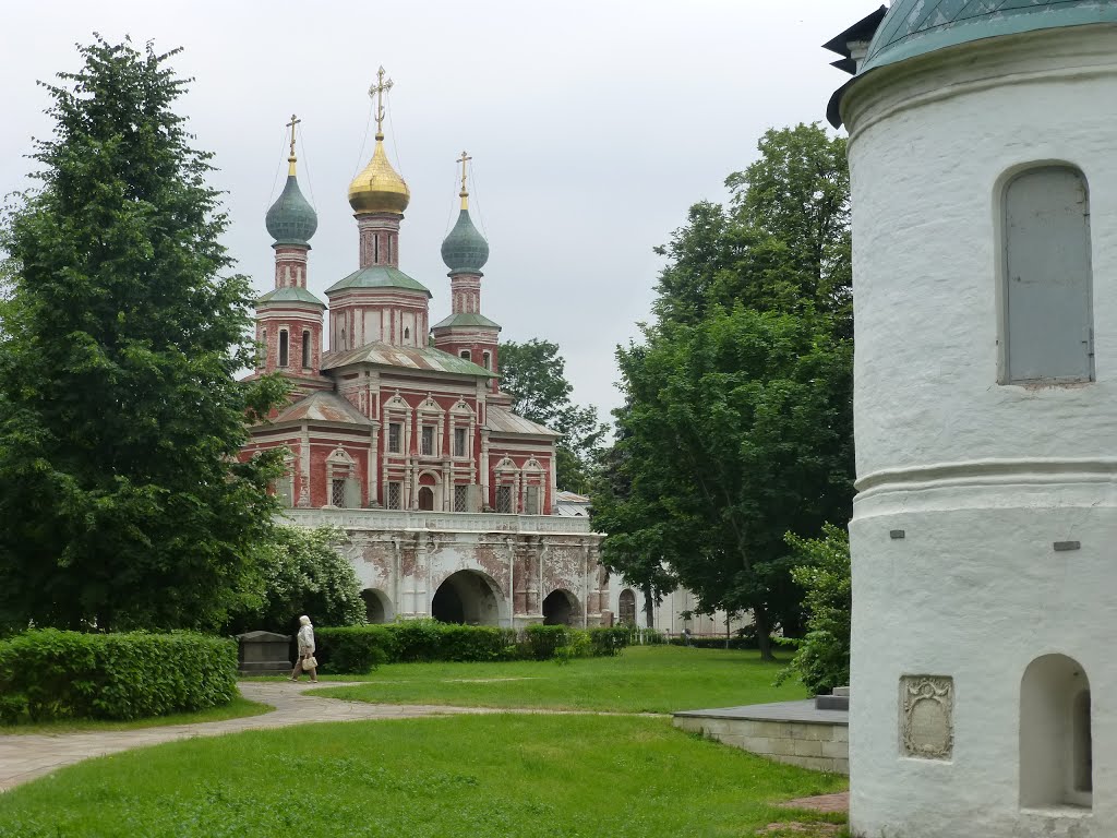 Khamovniki District, Moscow, Russia by Алексей Баранов