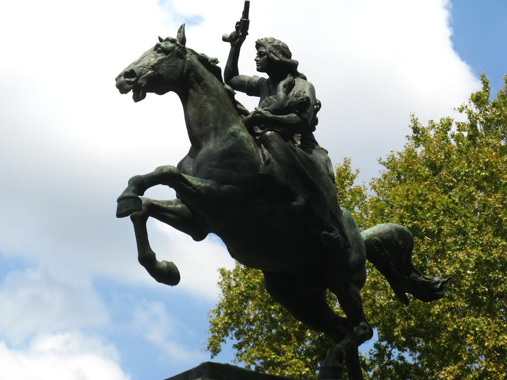 Monumento Equestre ad Anita Garibaldi by Daniele Dapretto