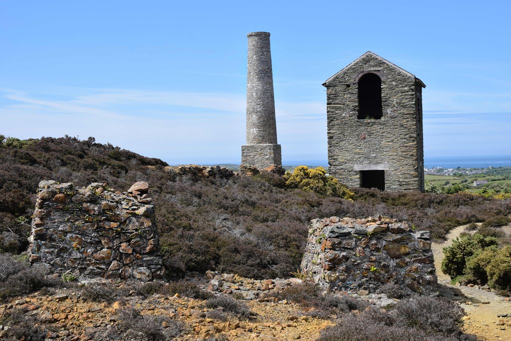 Parys Mountain - Pearl Engine House 2 by Alan Underwood