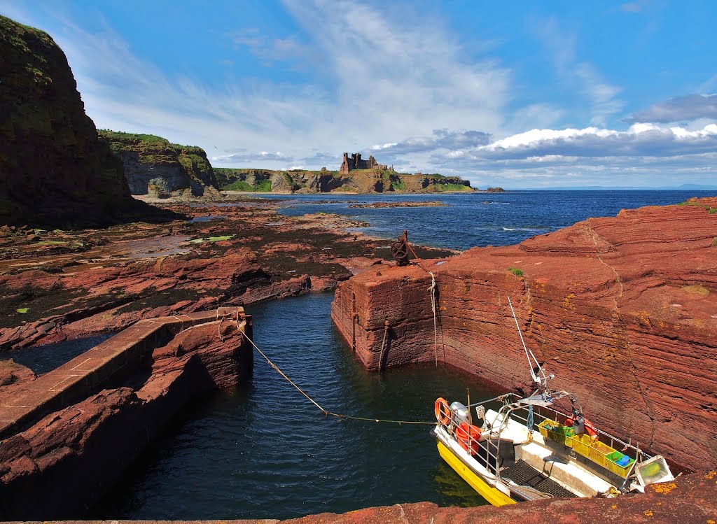 Seacliff Harbour and Tantallon by Chris Hart