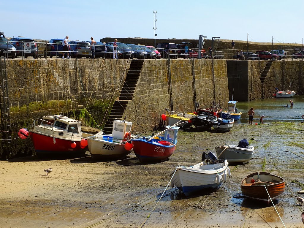 UK_England_Cornwall_Penwith_Mousehole_ebb tide on the port_DSF0523 by George Charleston