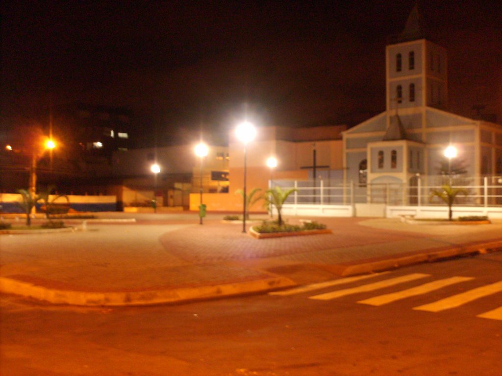 Praça de Bela Aurora (Noite) by Andre Malhame