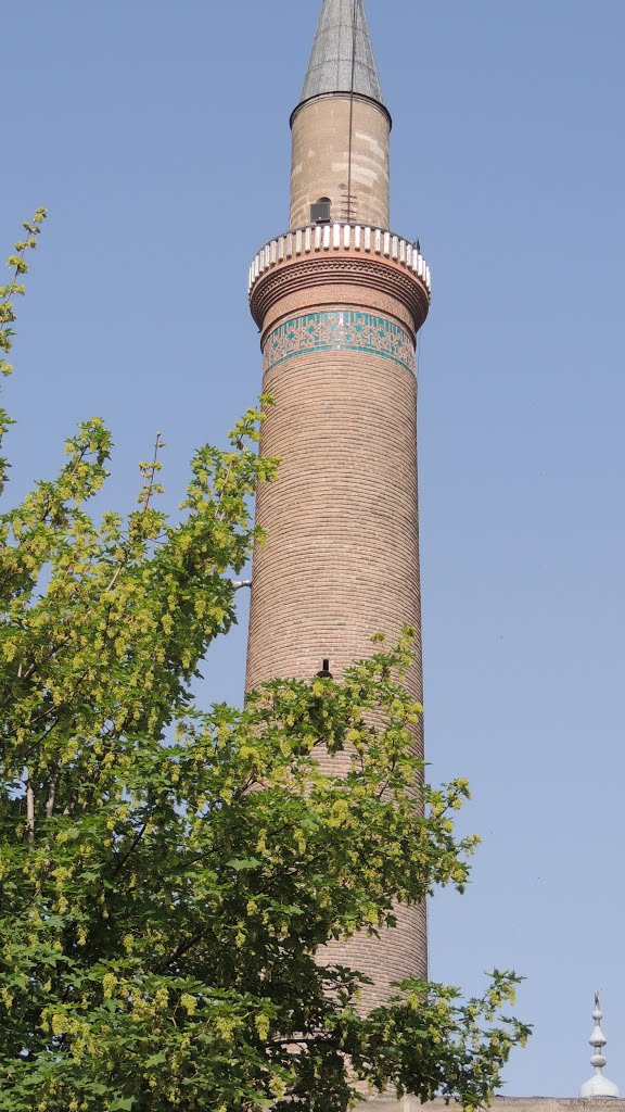 ULU CAMİİ MİNARESİ by Ahmet Özdoğan