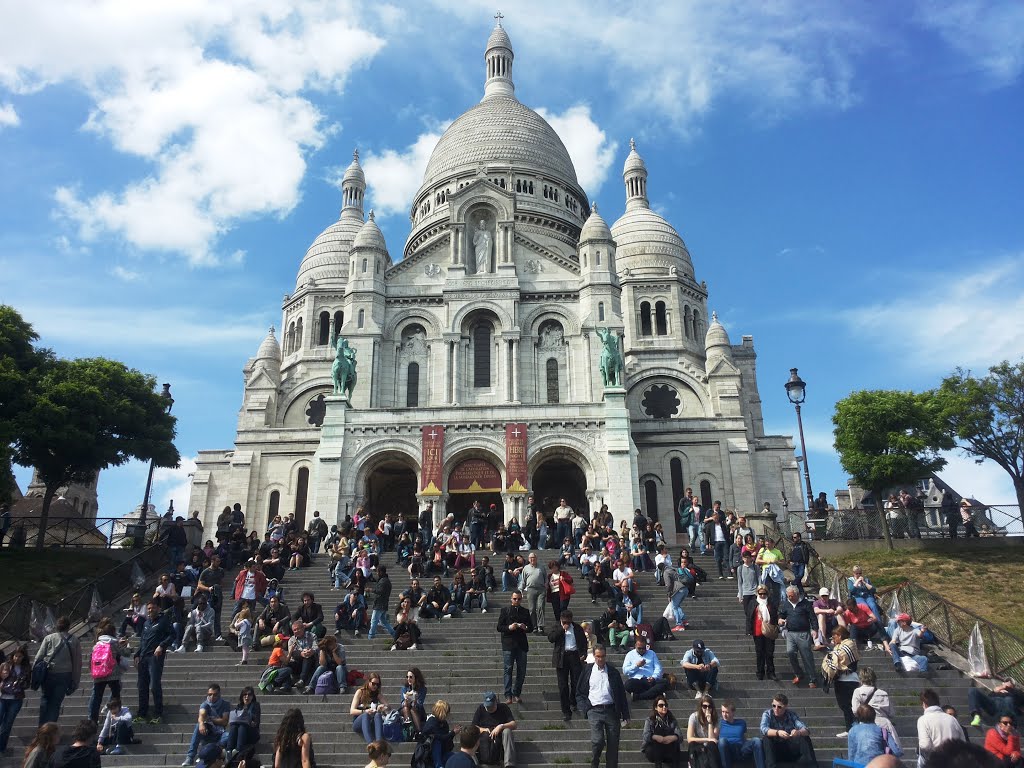 Montmartre, 75018 Paris, France by DZ mentality