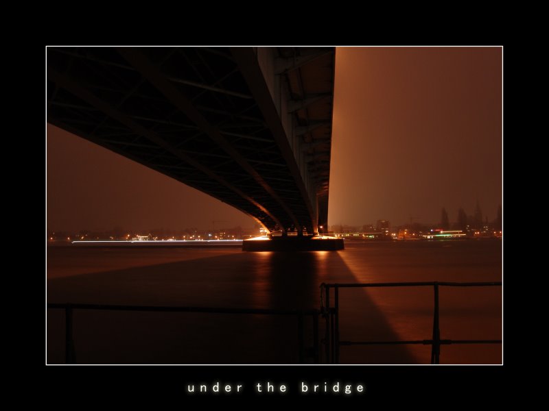 Unter der Brücke, nachts im Winter by VMPR