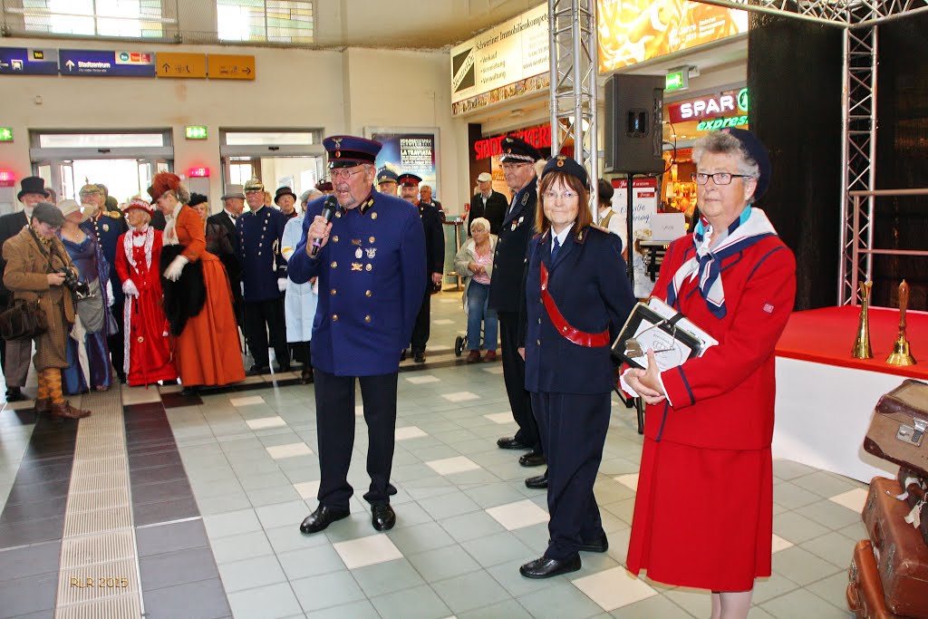 Anachronistische Szenen auf dem Hauptbahnhof by Mecklenburg pro Pano…