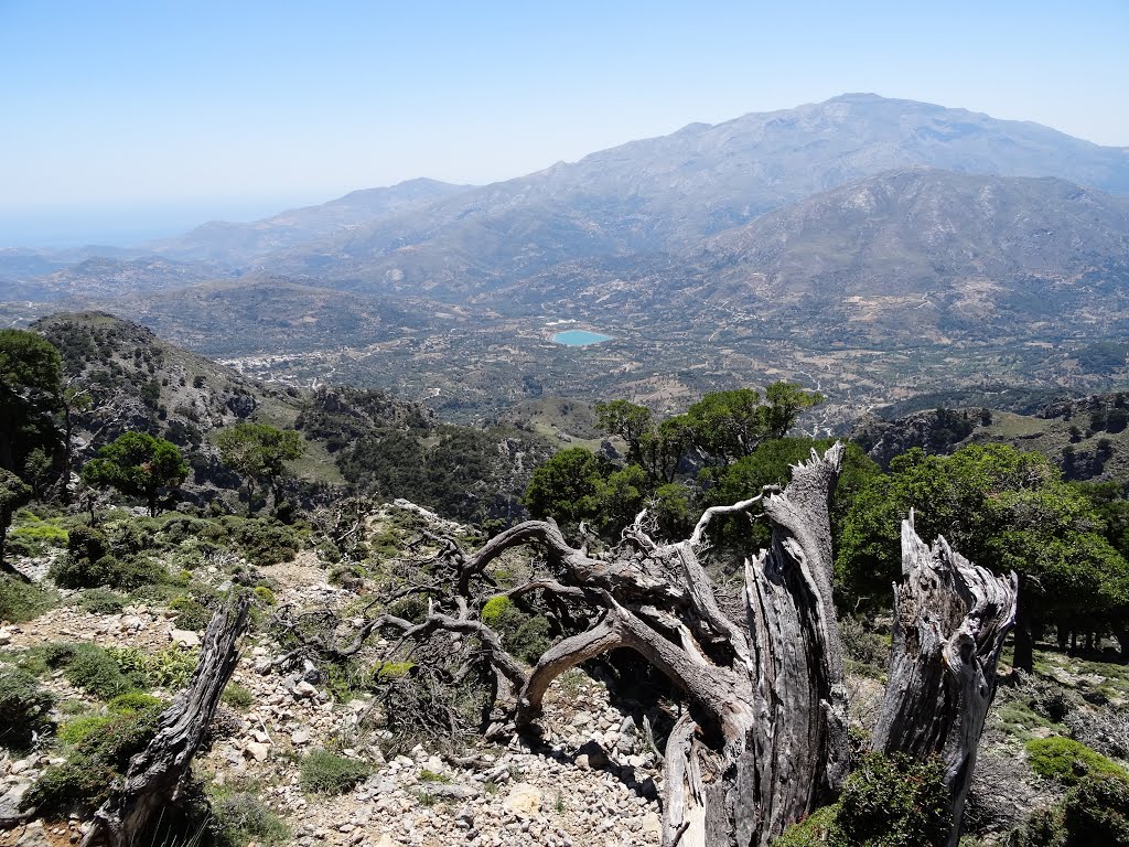 Kourites, Greece by IOSIF KAMPANAKIS