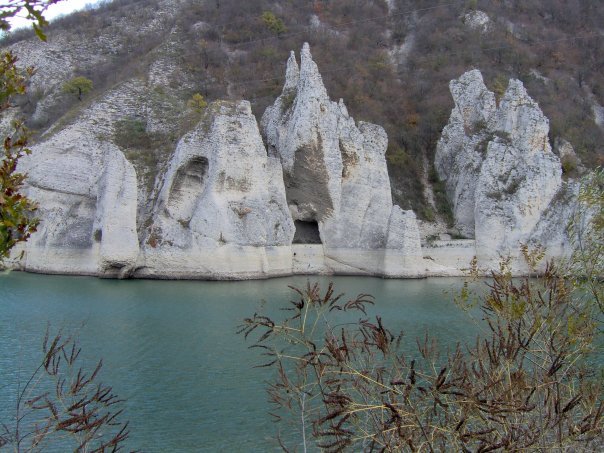 The wonder rocks - Tsonevo Dam Lake by kremi