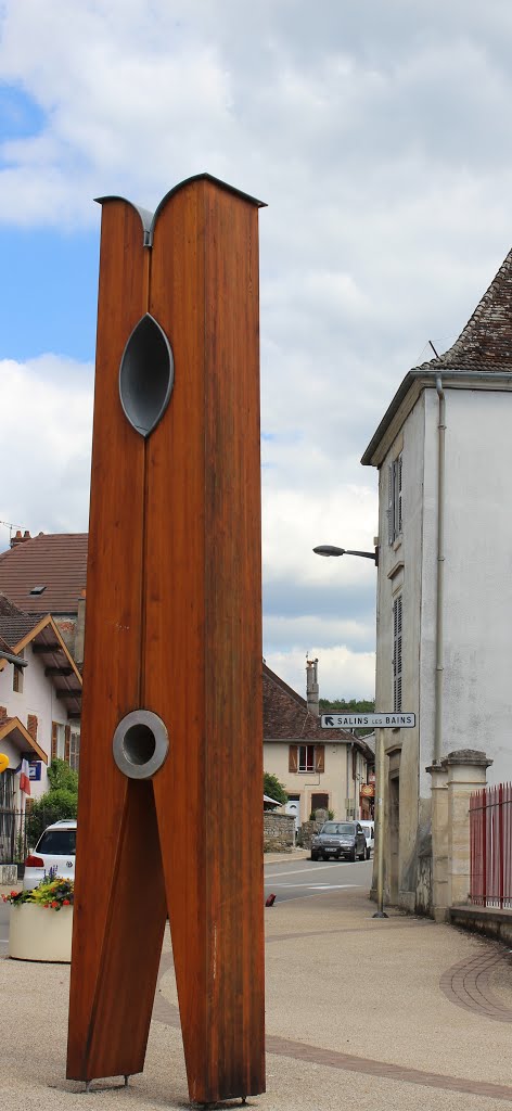 Mouchard (39) 19 juin 2015. Mouchard, cité du bois. by Jean-Pierre Cavatz