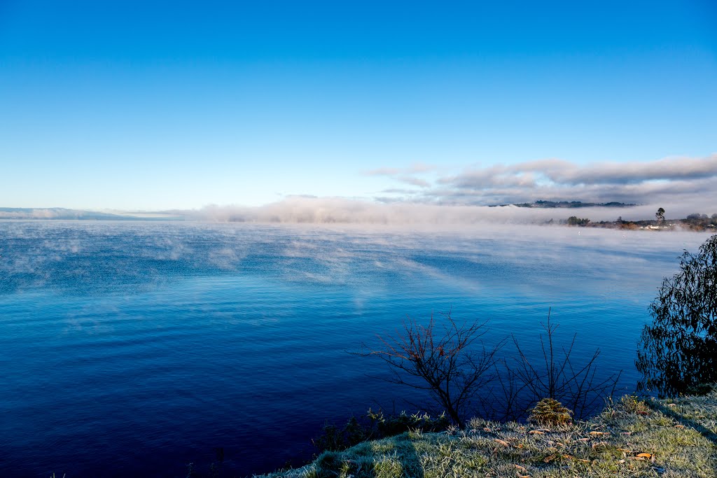 Taupo, New Zealand by Horst Droege