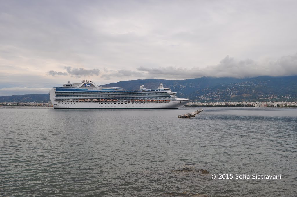 The cruise ship Emerald Princess in Volos by Sofia Siatravani