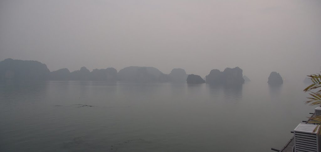 Hạ Long Bay, Vietnam. by Nicola e Pina Vietna…