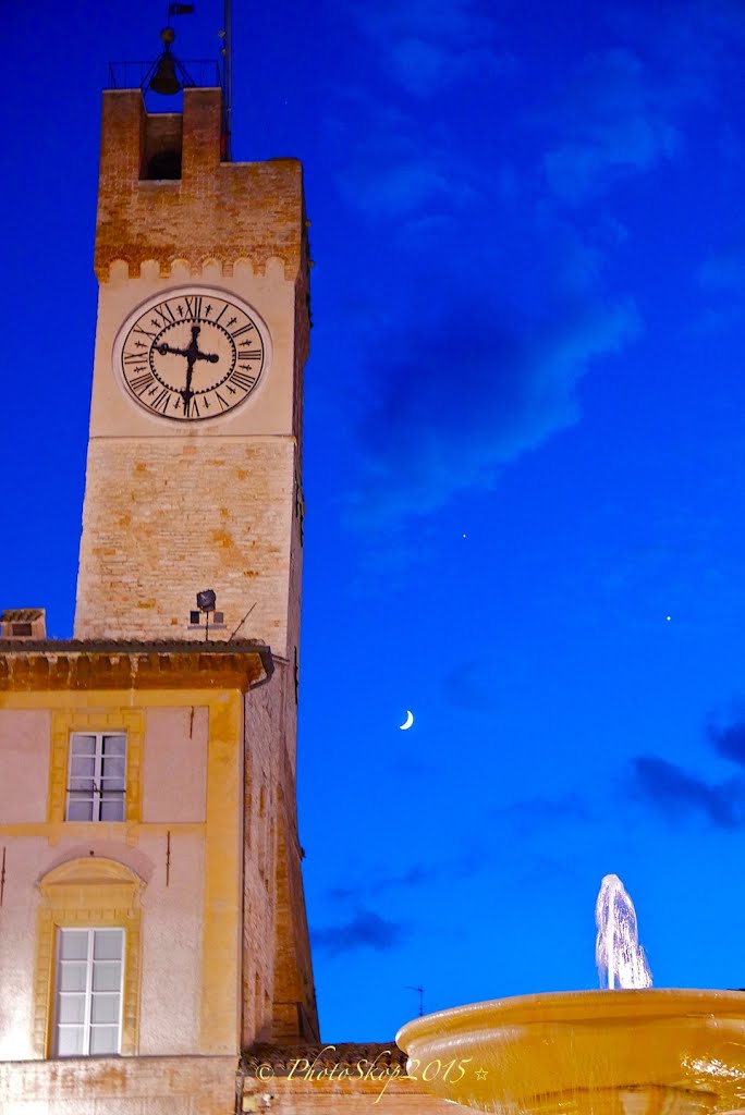 Matelica Piazza Mattei by © Mauroskop