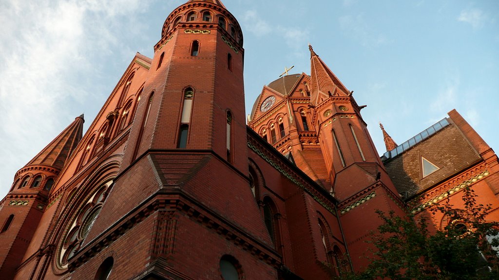 Heilig-Kreuz-Kirche in Kreuzberg by agathos