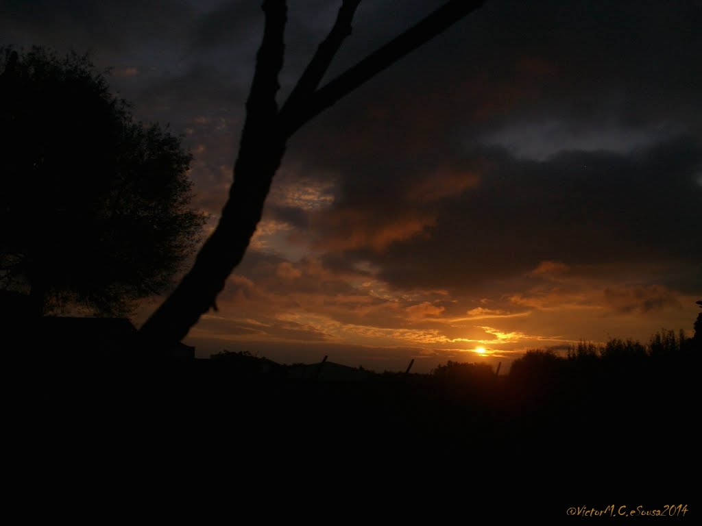 Pôr do Sol - Esmoriz - PORTUGAL by Victor Elmano