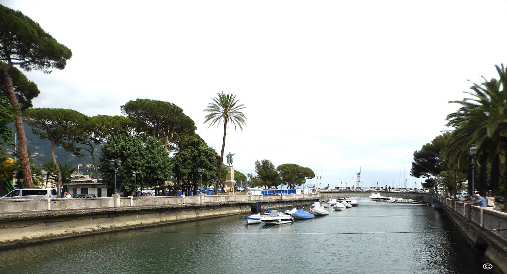 Rapallo - GE - Il Boate, verso la foce by Cesare Cavezzale