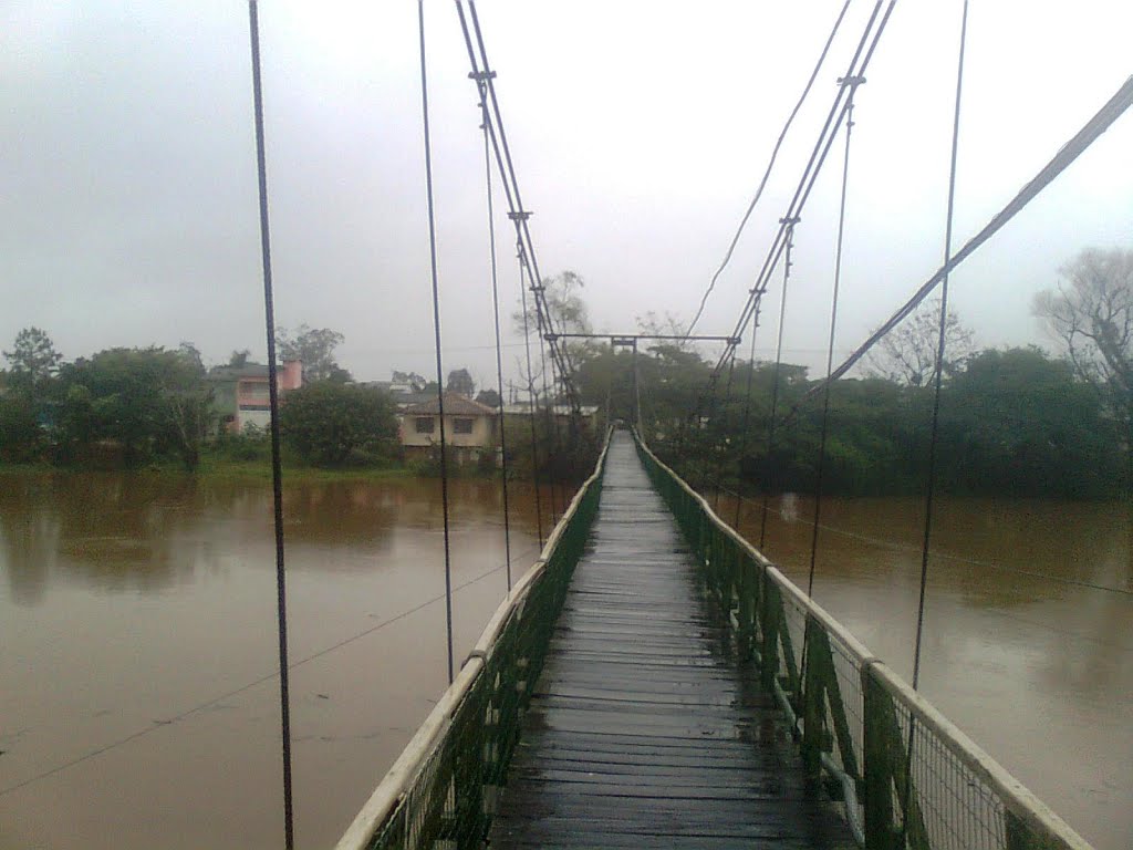 PONTE PÊNSIL DA BARRANCA - 2011 by AURÉLIO AGUIAR PUPO