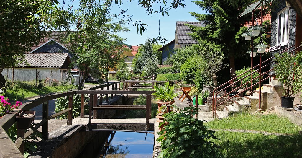 Bachfeld Blick auf die Krellsen in der Mausendorfer Straße by Contessa