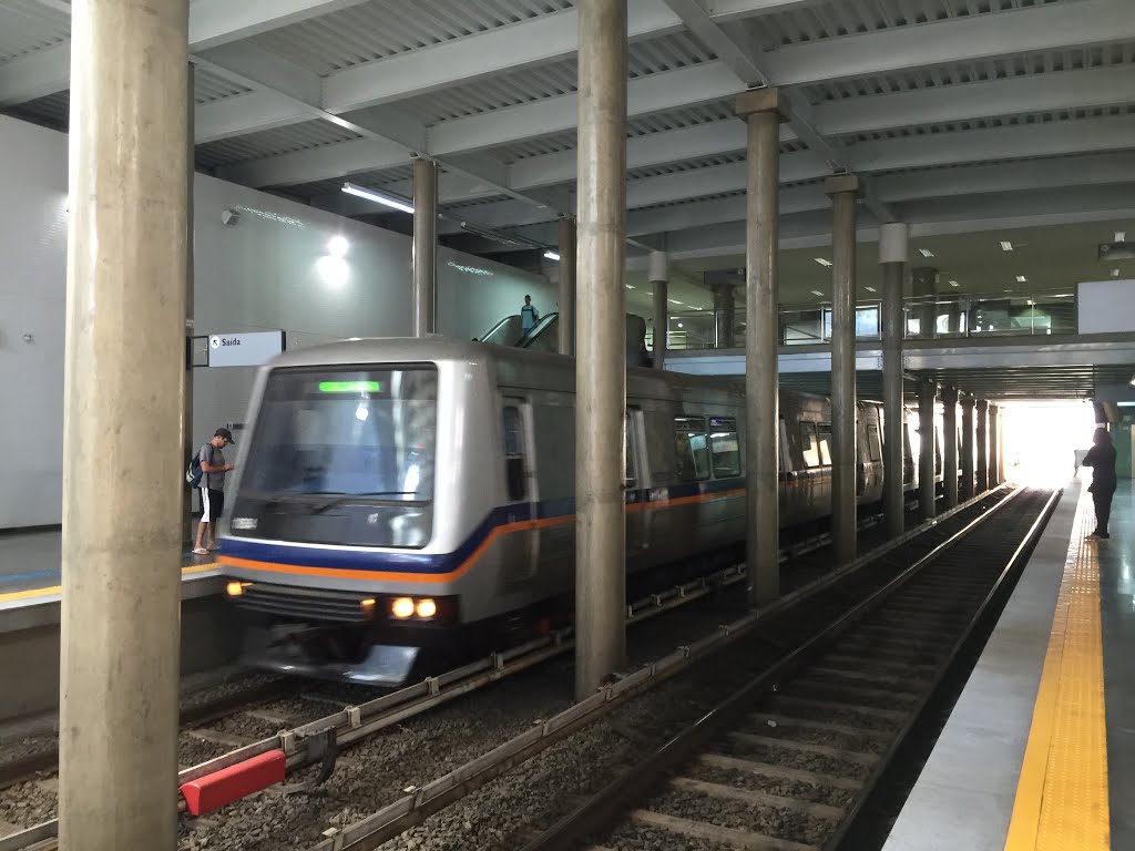 Imagem da Estação do Metrô, Guará II, Brasília, Distrito Federal. by Dedé de Zé Luca