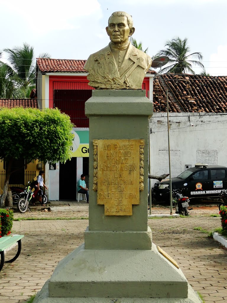 HOmenagem ao Padre Antonio Thomaz, Acaraú, Brasil by Caio Graco Machado