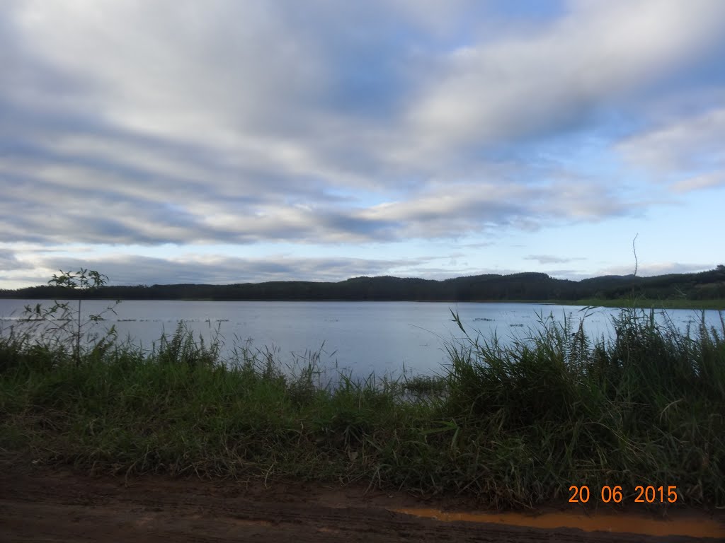 Represa de Biritiba-Mirim. by Lro A C