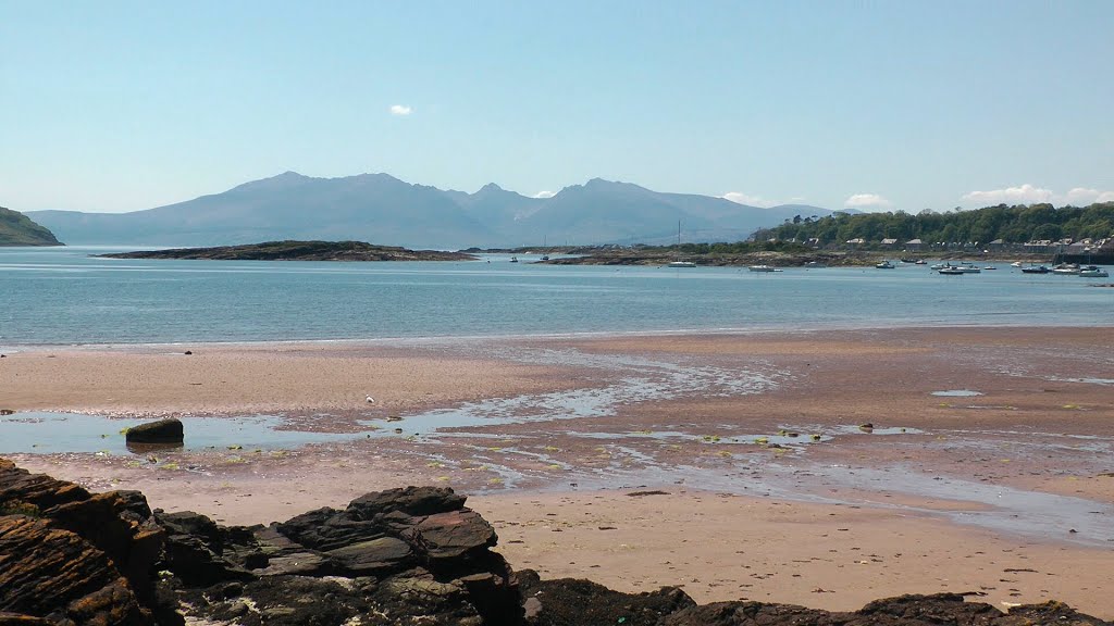 Isle of Arran, from Kames Bay, Millport, Great Cumbrae by parsmanjim