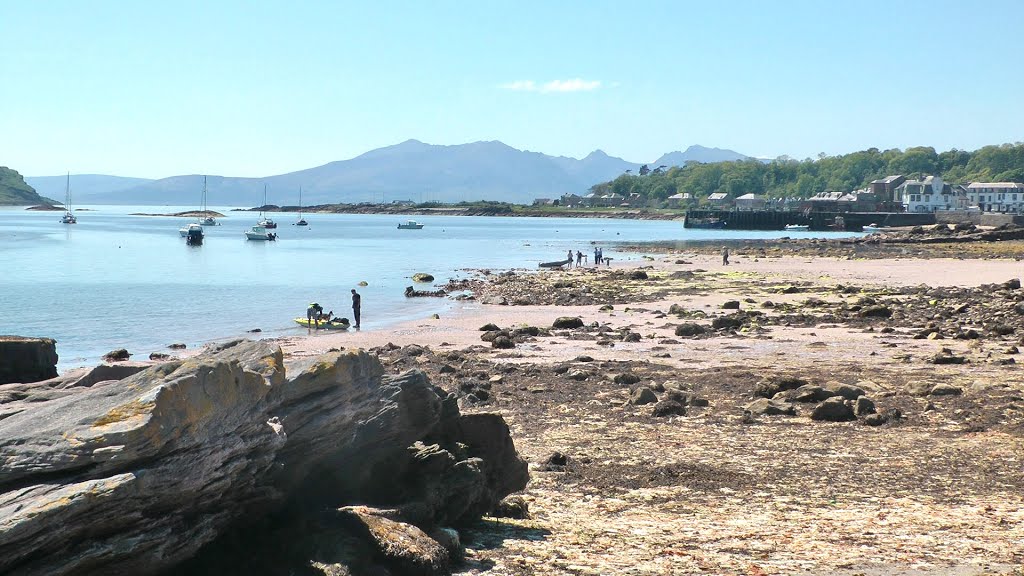 Arran hills, from Millport Beach by parsmanjim