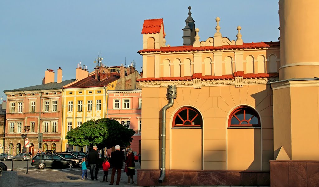 Jarosław - Rynek / fragment / by Grzegorz Dzięciołows…