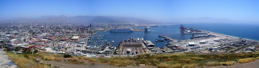 Panorámica del Puerto de Ensenada 05 by Gabriel M. SalvadoR