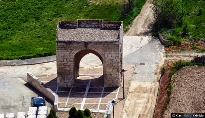 Muralla de Curiel de Duero (Castillos del Olvido) by Pedro Ma Vargas Arév…