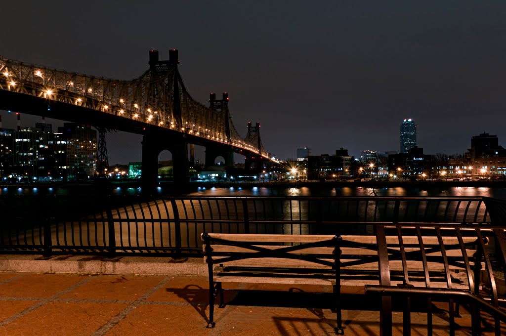 Manhattan movie bench Queenboro Bridge by Alessio Tosti