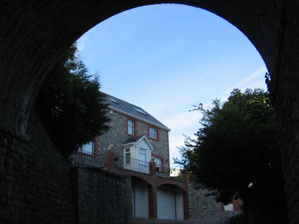 House at end of Well Road East Aberthaw by cowbridgeguide.co.uk