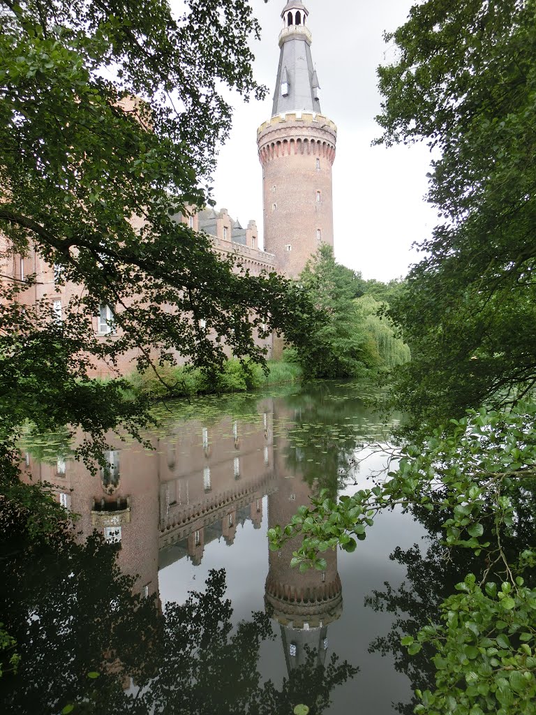 Spiegelturm by Klaus Rüddenklau