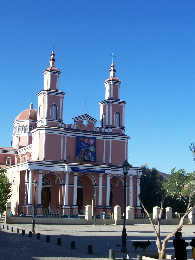 Iglesia de Andacollo by Mauricio_Artigas