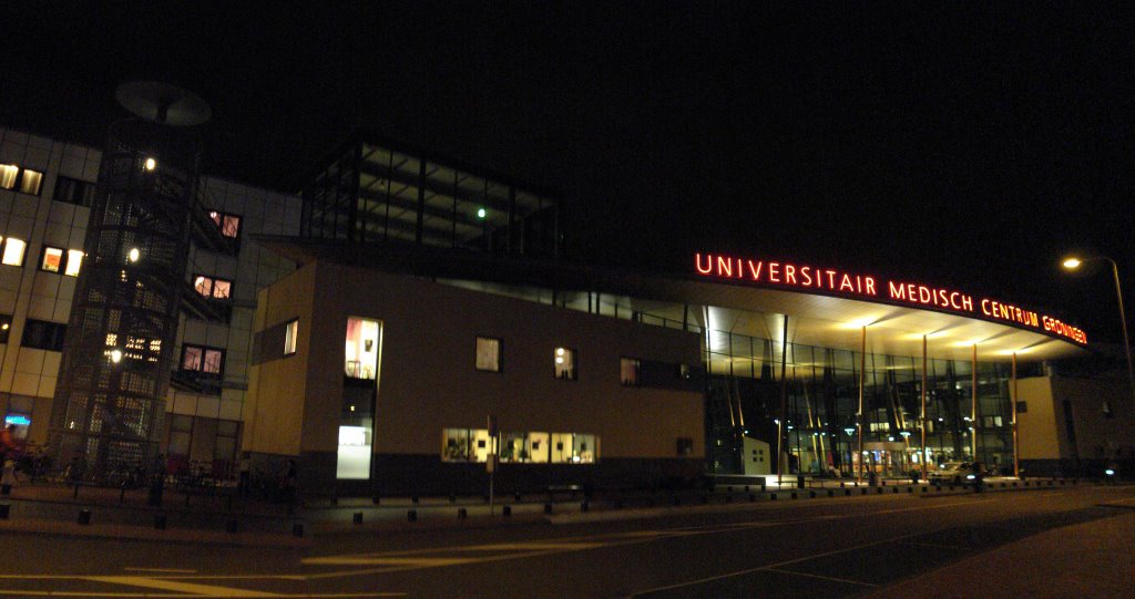 Centro Médico Universitario Groningen by cacaroca