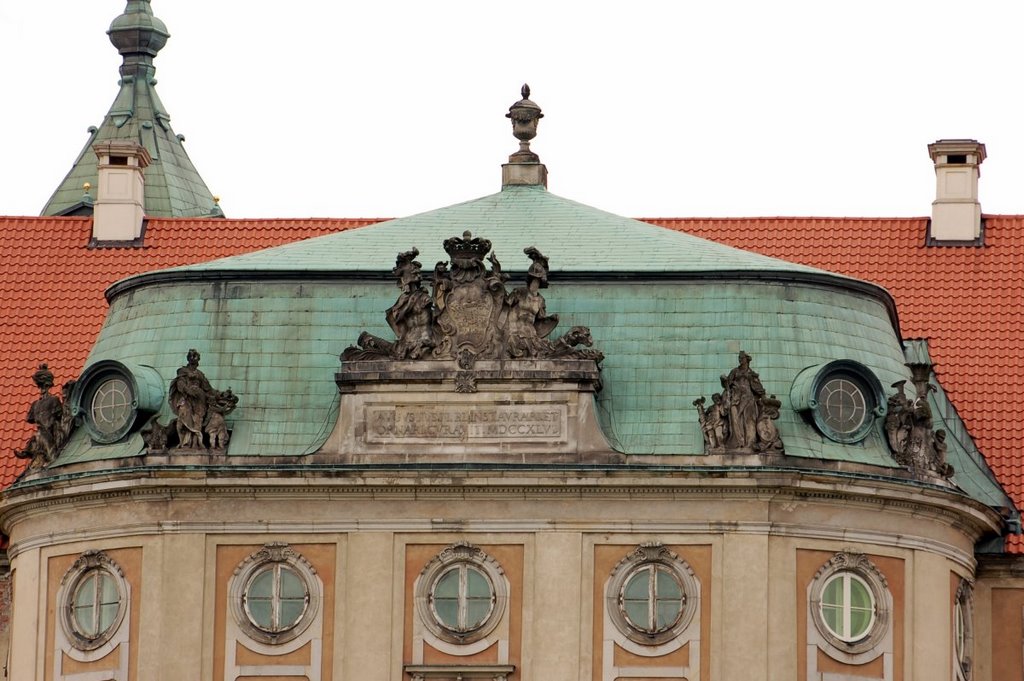 Zamek Królewski w Warszawie - centralna część - widok od strony Wisły by Mari Roldon