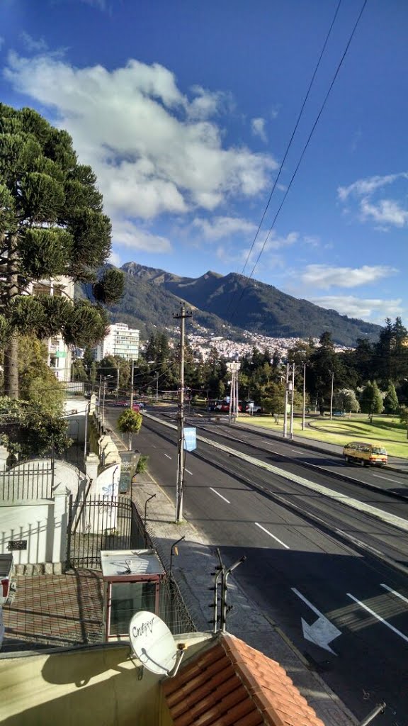 Quito by Diogenes Santander