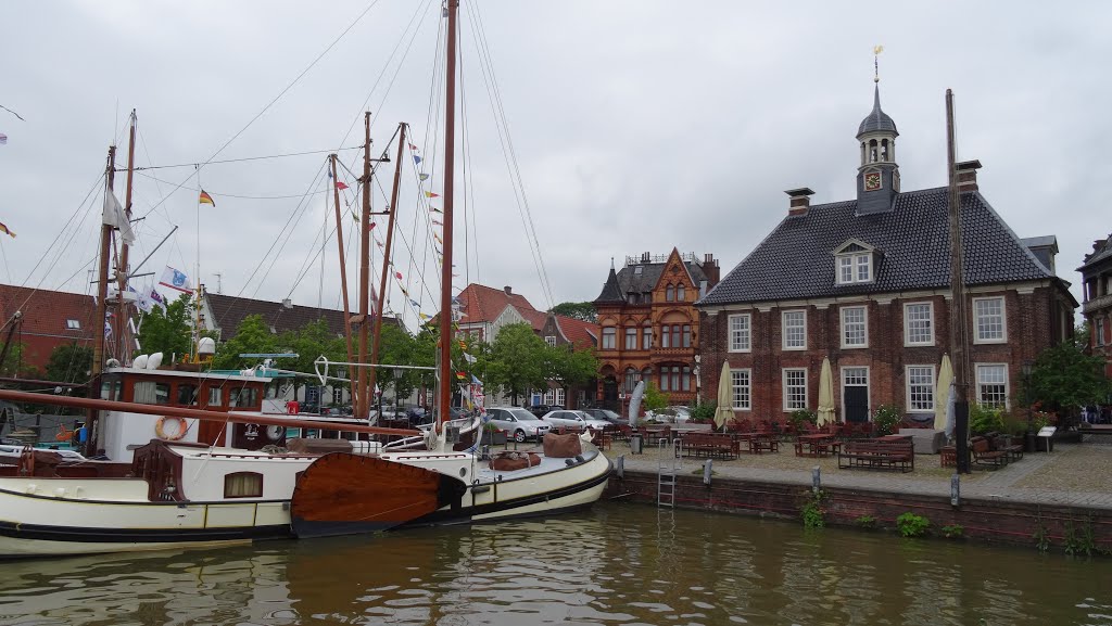 Leer (Ostfriesland), Alte Waage und Museumshafen, 21.06.2015 by Rüdiger Kellner