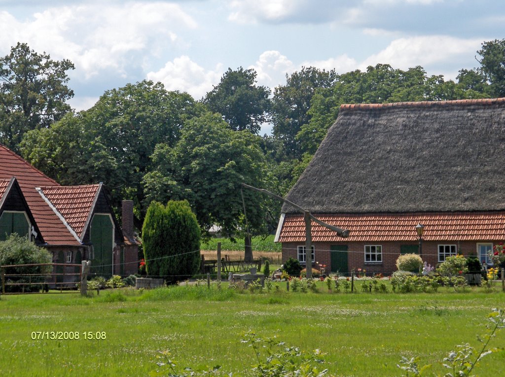 Fragment boerderij aan de Roosdomsweg te Markelo. by Jandegroot