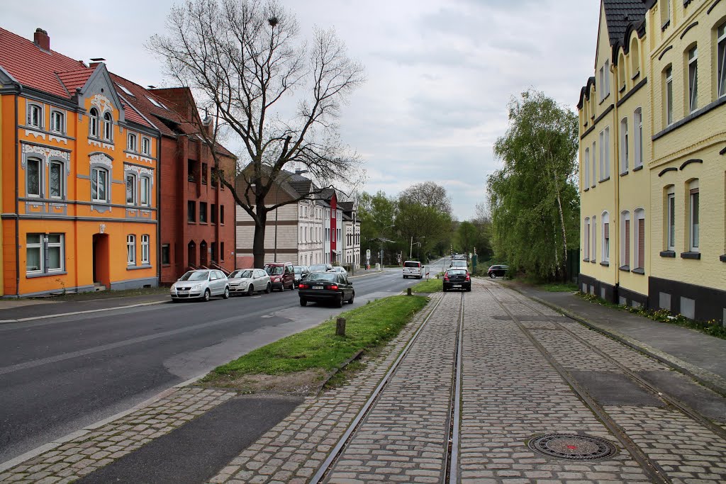 Alte Wittener Str. (Bochum-Laer) / 29.04.2015 by Daniil Bartholomae