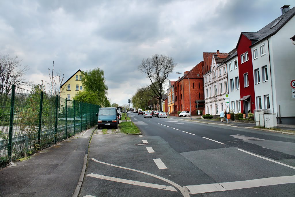 Alte Wittener Str. (Bochum-Laer) / 29.04.2015 by Daniil Bartholomae